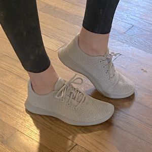 Allbirds Women’s Tree Runners. Size US 7. Worn twice. Great condition!